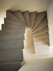 escalier_couleur_gris_souris